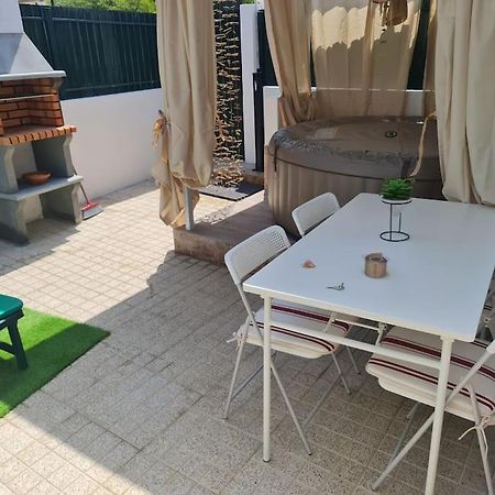 "Linda'S Guest House" Beach House With Private Patio & Hot Tub, 3 Min From The Beach Costa da Caparica Exterior foto