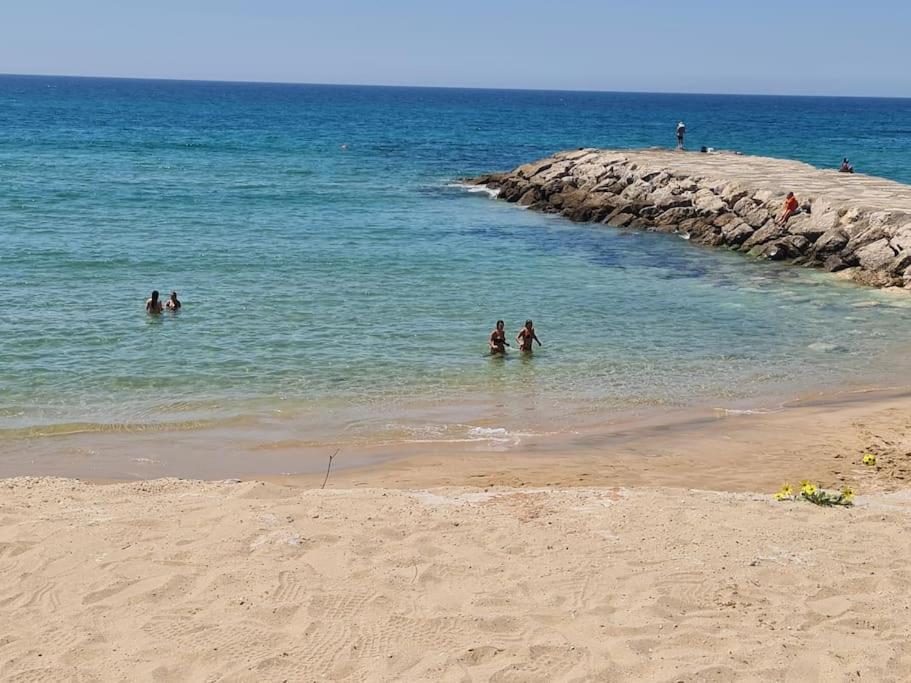 "Linda'S Guest House" Beach House With Private Patio & Hot Tub, 3 Min From The Beach Costa da Caparica Exterior foto