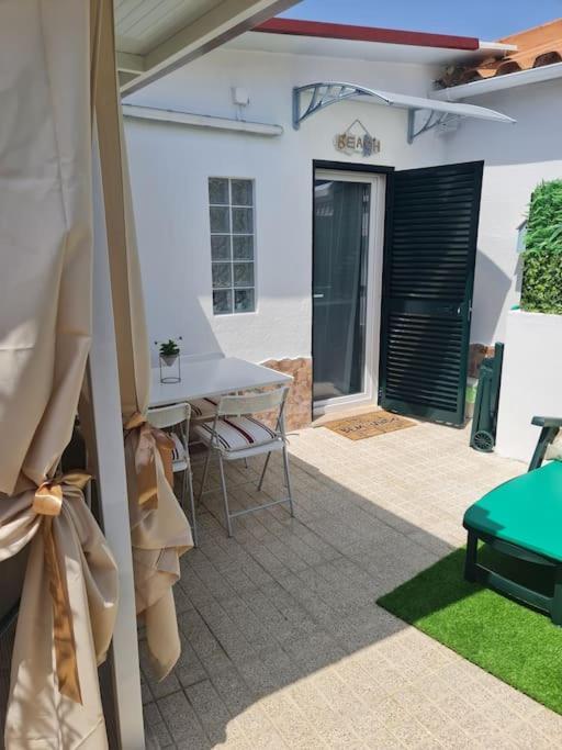 "Linda'S Guest House" Beach House With Private Patio & Hot Tub, 3 Min From The Beach Costa da Caparica Exterior foto