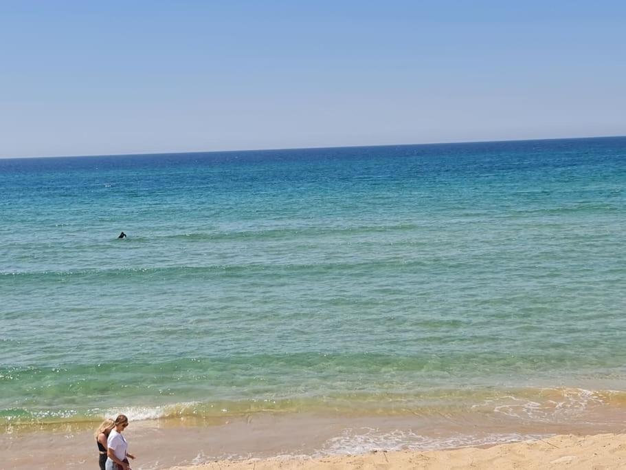 "Linda'S Guest House" Beach House With Private Patio & Hot Tub, 3 Min From The Beach Costa da Caparica Exterior foto